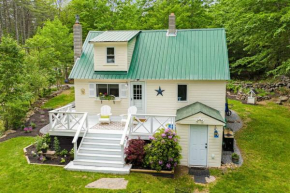 Knox B. Cottage in the heart of Lakes Region